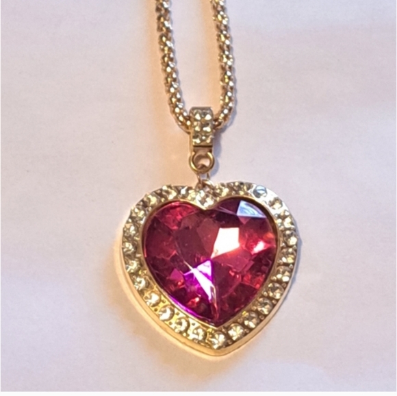 Jewelry - Heart Necklace Pink Red Crystal Rhinestone Pendant Necklace on 18-22" chain.
